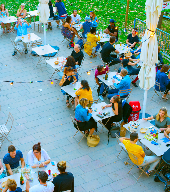 Comment remplir votre terrasse restaurant à Marseille ? en pleine fête Bouches-du-Rhône
